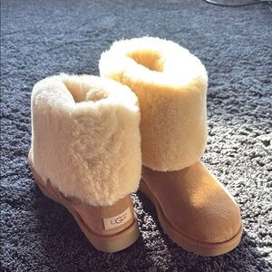 UGG Women's Classic Sheepskin Boots - chestnut